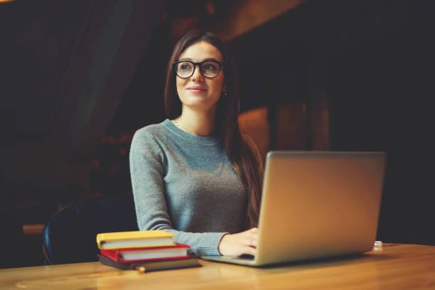 Essay Questions代考 Essay Questions代考